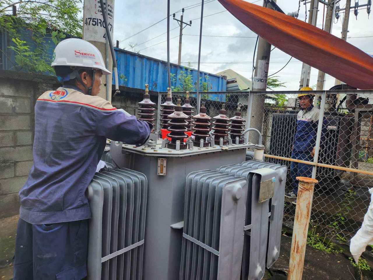 loc-dau-may-bien-ap412.jpg (1280×960)